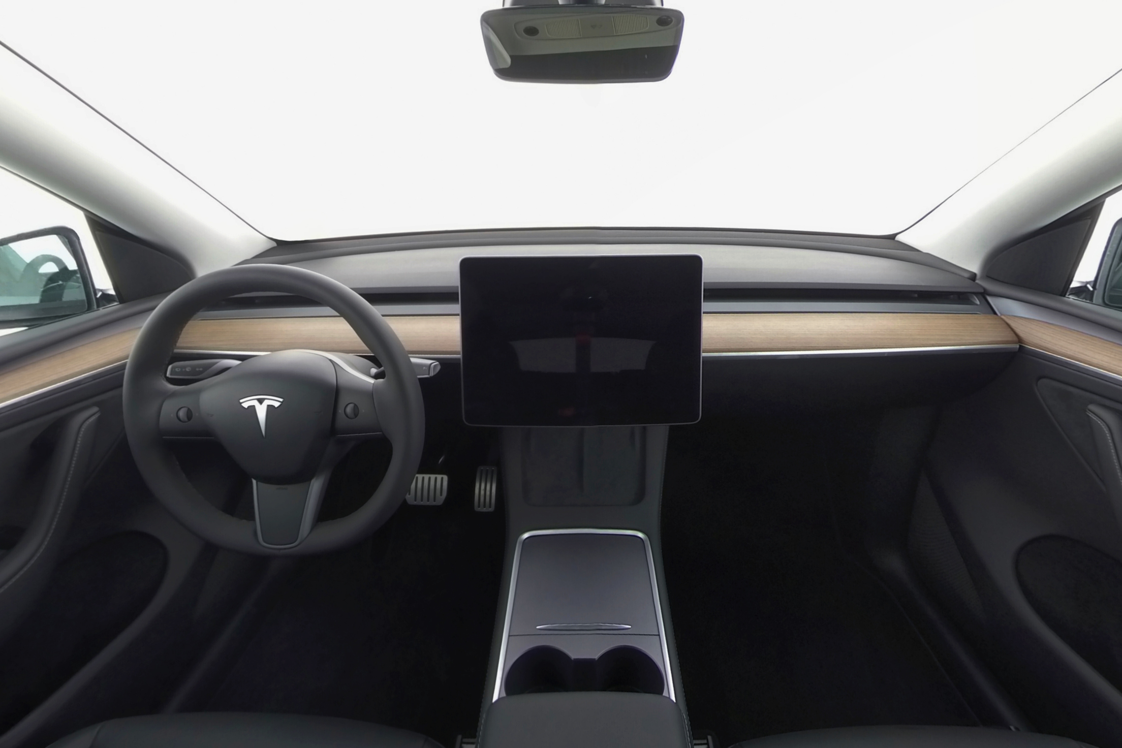 Twinner_Tesla_Y_in-car_frontside